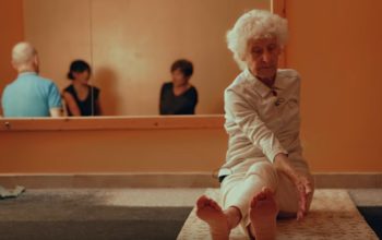 A Presque 100 ans elle pratique le Yoga
